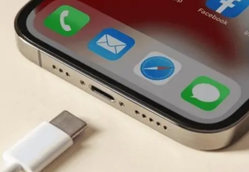 东港苹果15维修分享iPhone15改USB-C接口后能和安卓用户互借充电器吗 